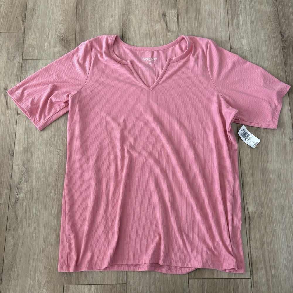 NWT Torrid Super‎ Soft Rib Knit Pink Short Sleeve Tee Size 4 V Neck